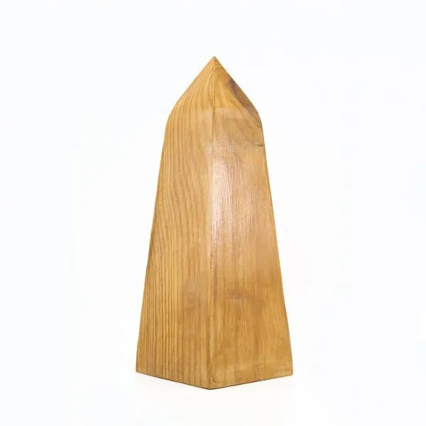 Obelisco de madera